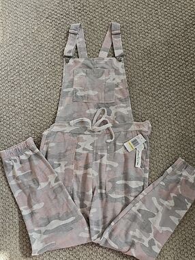 NWT Wallflower Camouflage Overalls, Pink & Gray Tones, Womens Size M